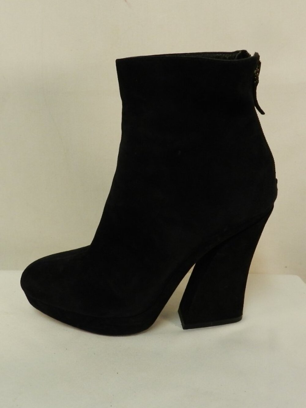 Alice+ Olivia black Suede platform curved block heel zip boots booties Size Sz 9